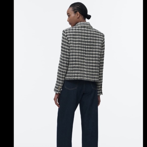 🖤 TEXTURED SHORT BLAZER - Picture 6 of 9